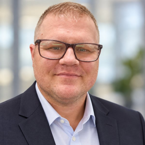 Headshot of John Serr, Bakken Operations at DSI